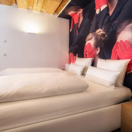 Hotel Small Luxury Goldgasse 4*