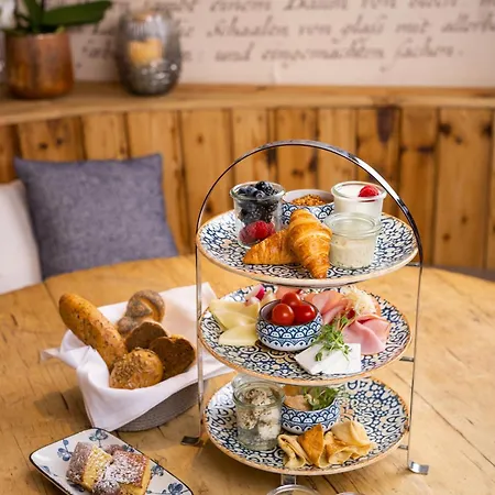 Small Luxury Goldgasse Hotel