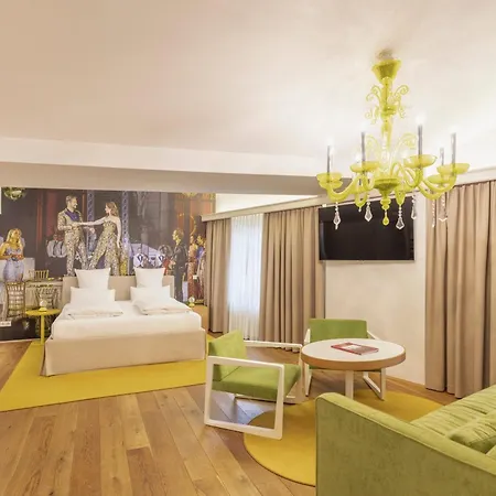 Small Luxury Goldgasse Otel 4*